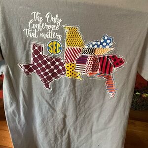 New world graphics small SS tshirt